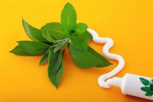 Comment fabriquer un dentifrice maison naturel et diablement efficace